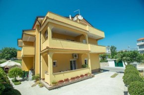Apartments with a parking space Lopar, Rab - 23156